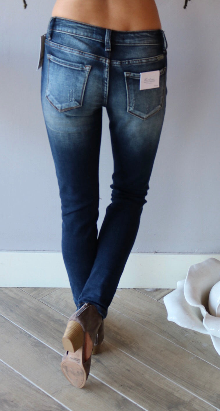 UNSTOPPABLE Fuse Distress MidRise Skinny Jean