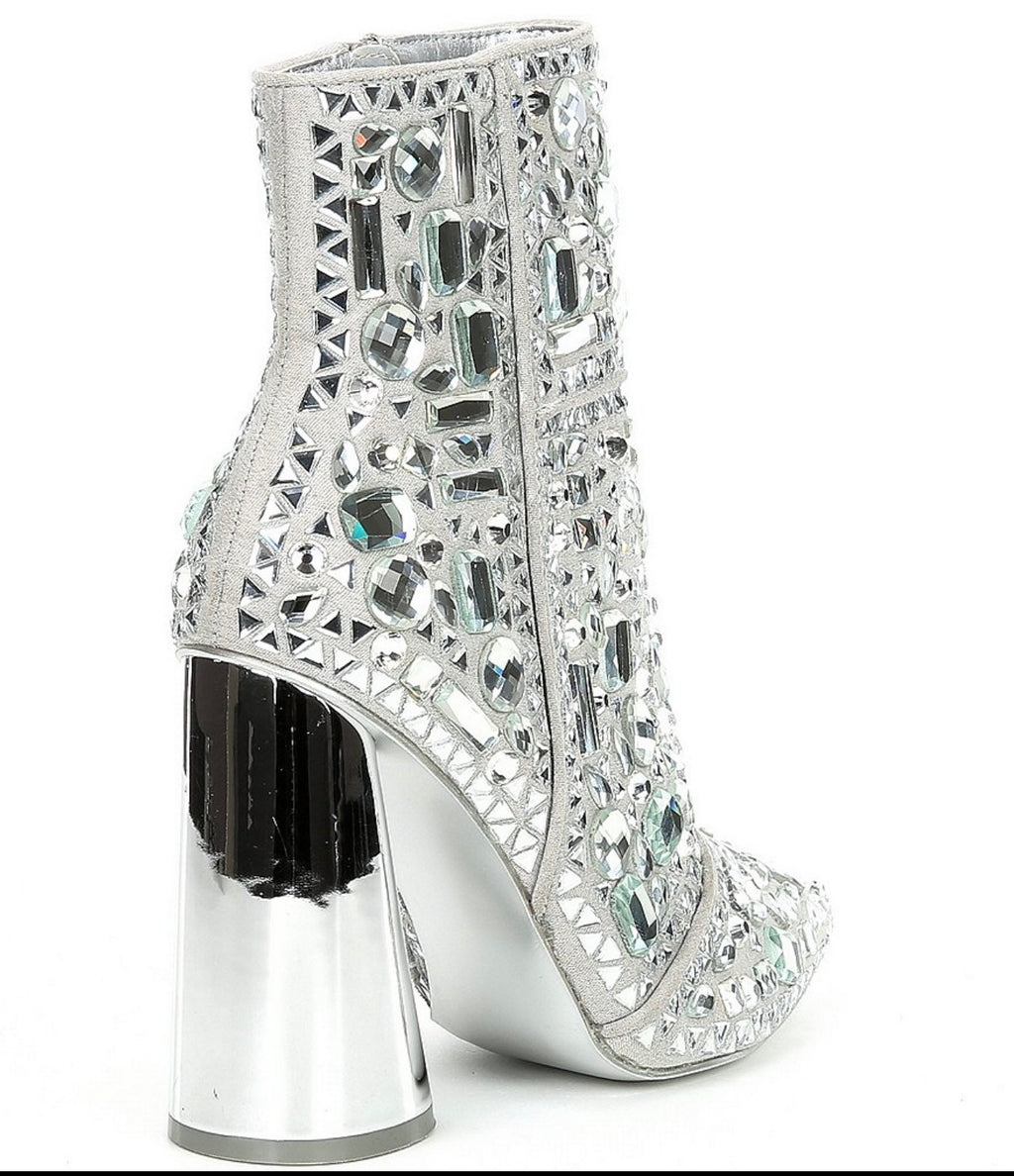 STEVE MADDEN Rhinestone VAYL Bootie Shoe