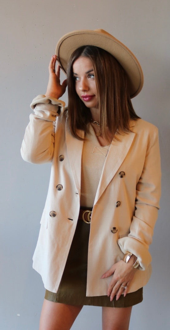 The Sang SURFACE NotchNeck WaistCrop LightWeight Sweater Top