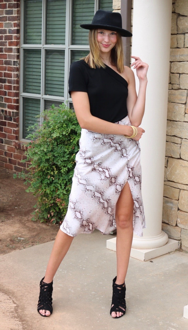 ROOK One Shoulder Off Short Sleeve Top