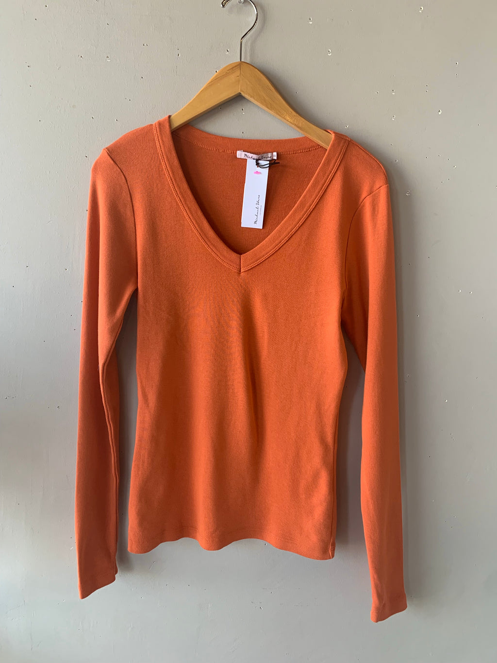 MICHAEL STARS V~Neck LAYLA 1 x 1 RibKnit Tee