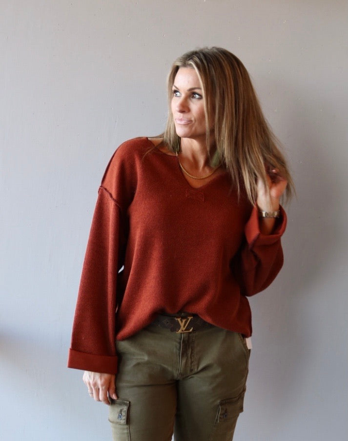 The Sang SURFACE NotchNeck WaistCrop LightWeight Sweater Top