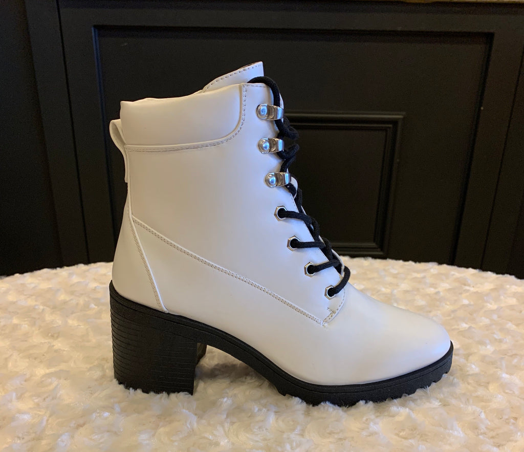 Qupid HANNAH LaceUp Combat Bootie