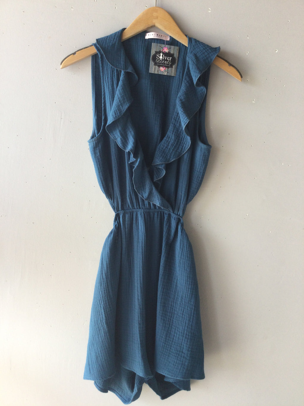 CUSTODY Cutout Back V-Neck Ruffled Romper
