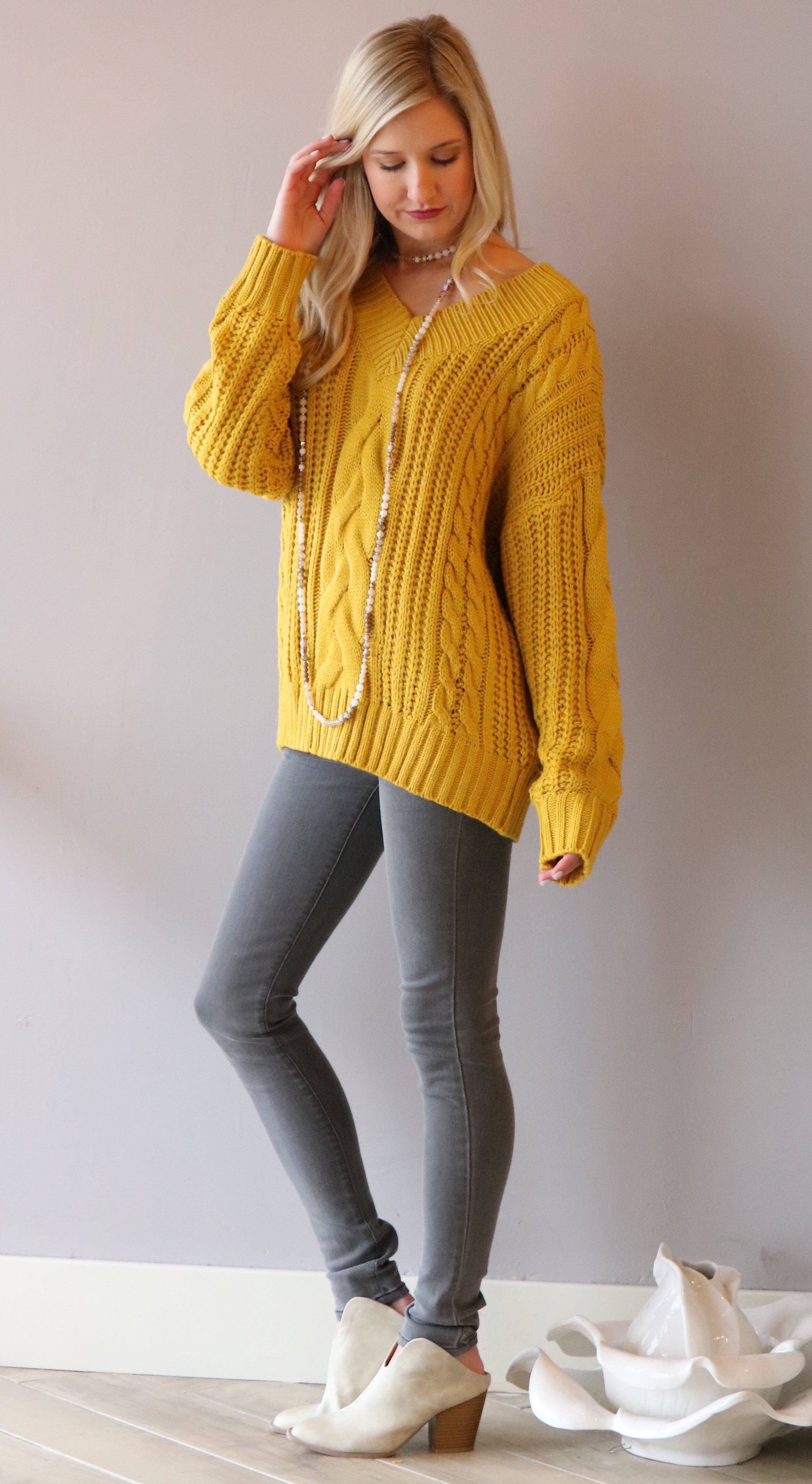 FOOLS RUSH IN CableKnit V-Neck Sweater Top