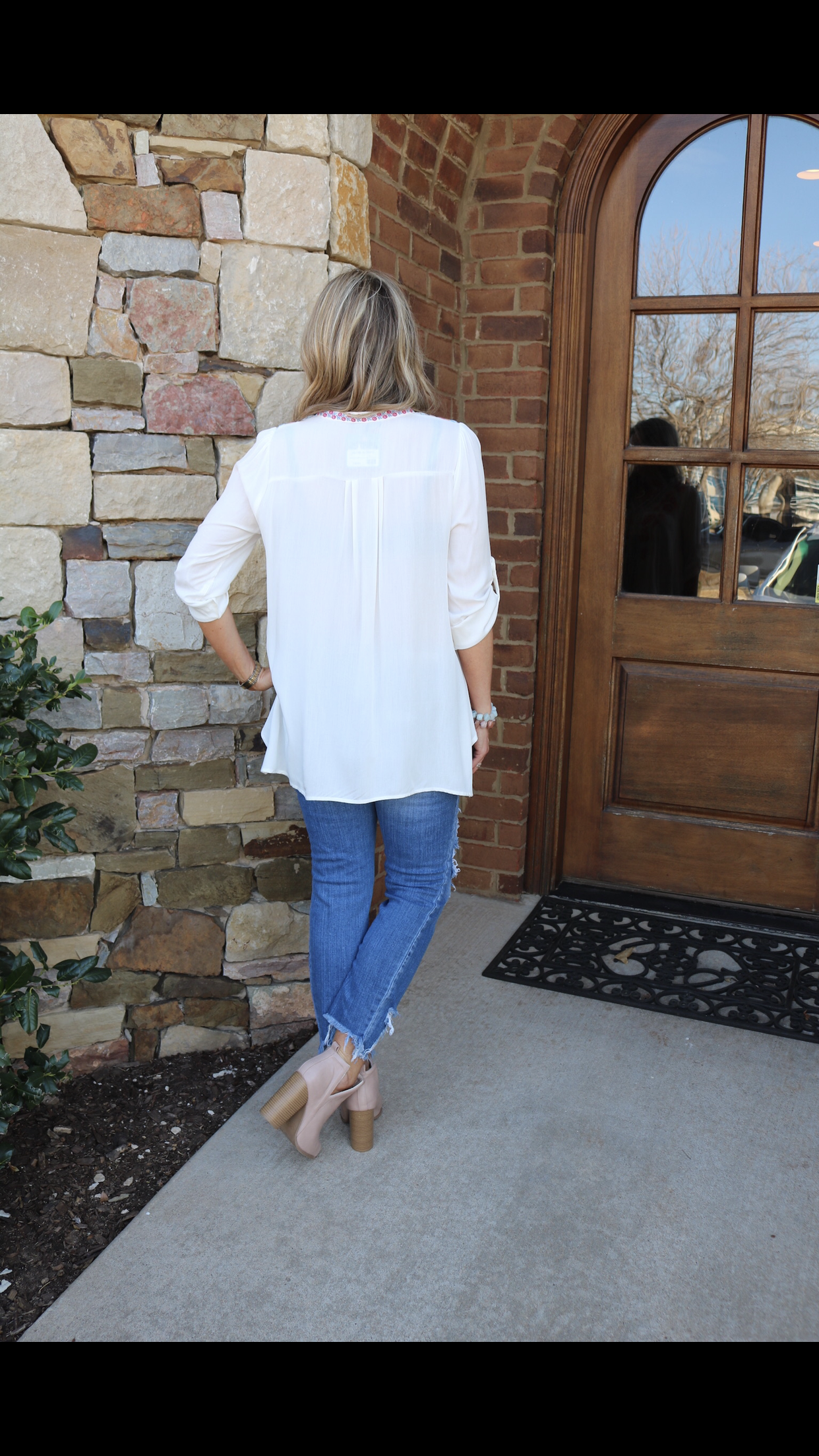 ISABELA Embroidered Floral V-Neck Henley RollSleeve Top