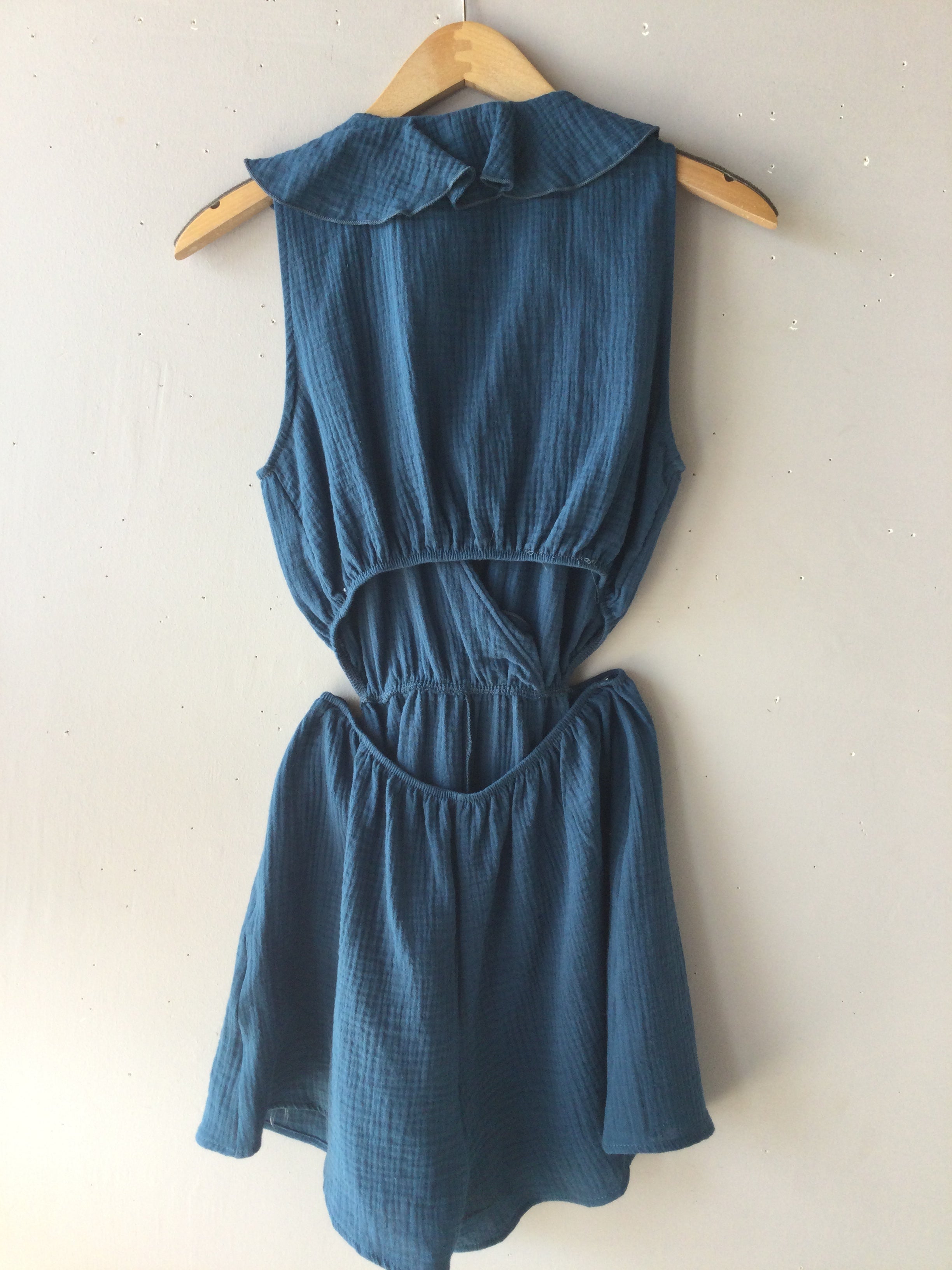 CUSTODY Cutout Back V-Neck Ruffled Romper