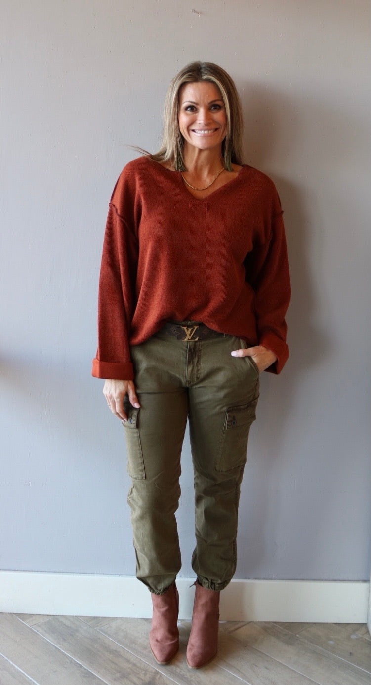 The Sang SURFACE NotchNeck WaistCrop LightWeight Sweater Top