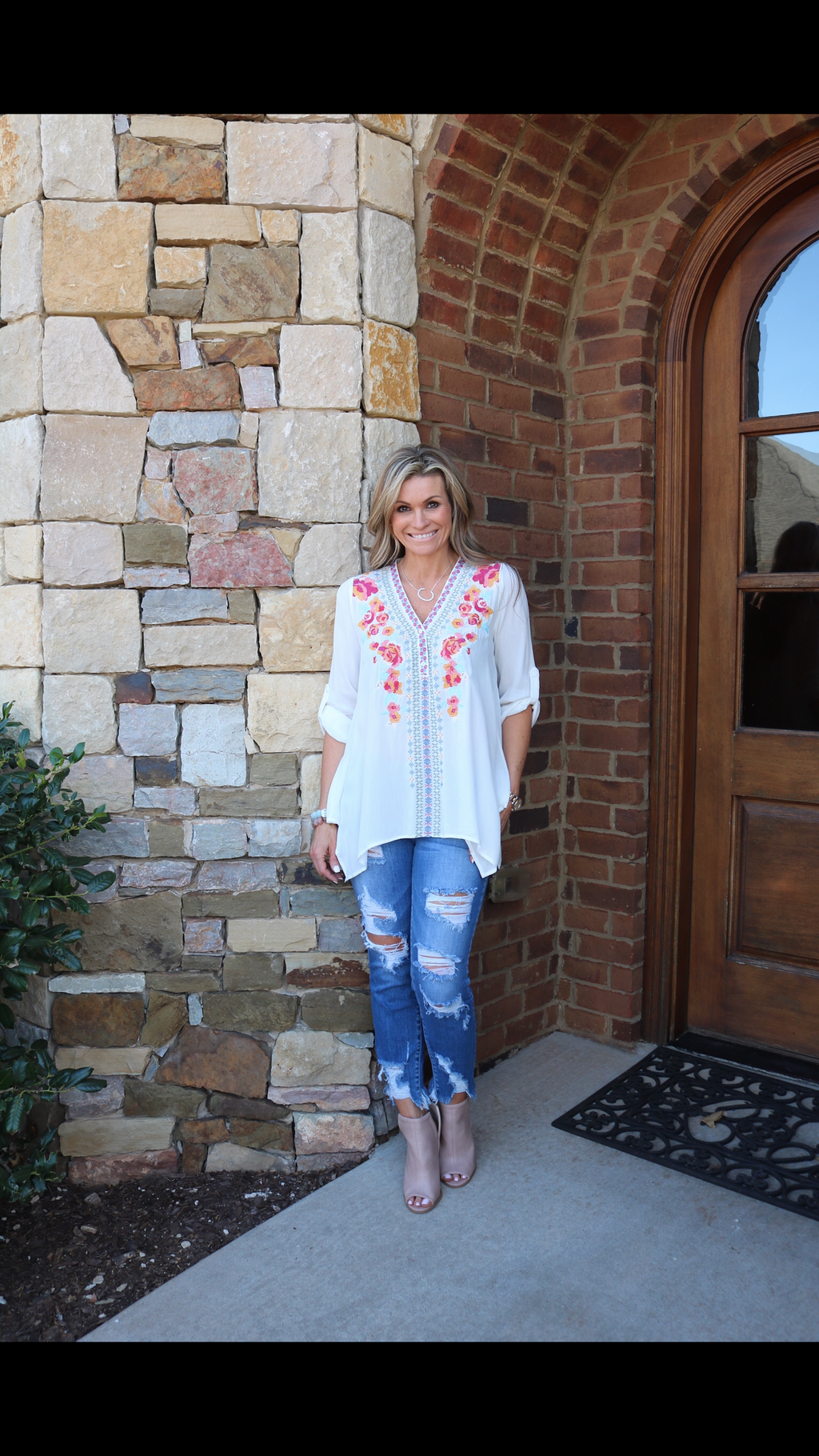 ISABELA Embroidered Floral V-Neck Henley RollSleeve Top