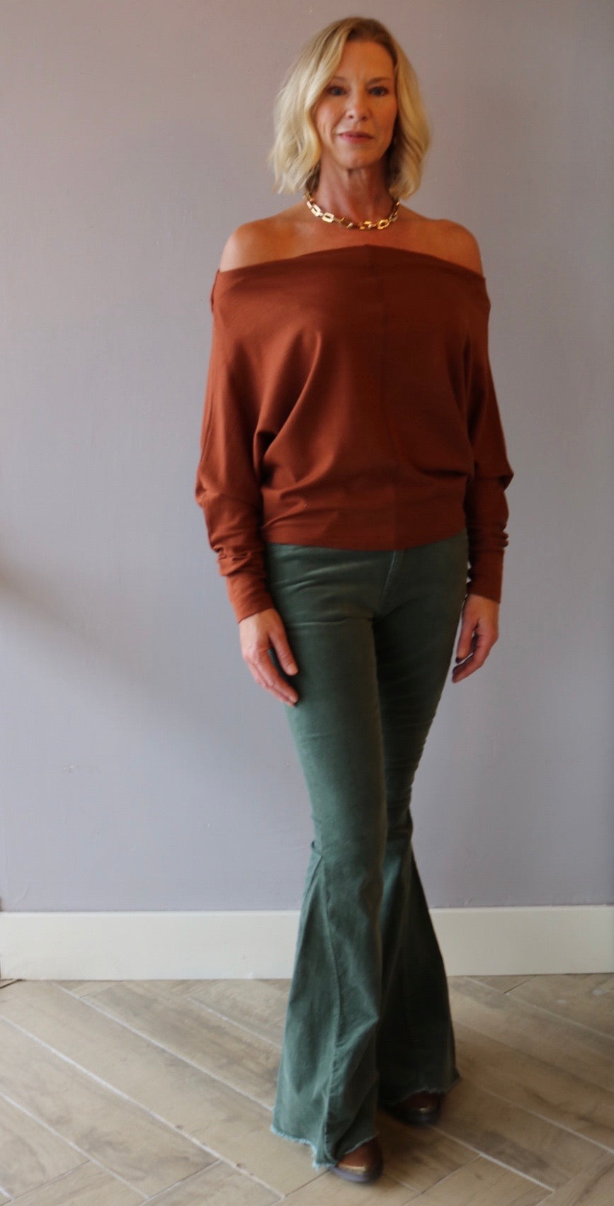 INTRIGUE Corduroy Flare Pant