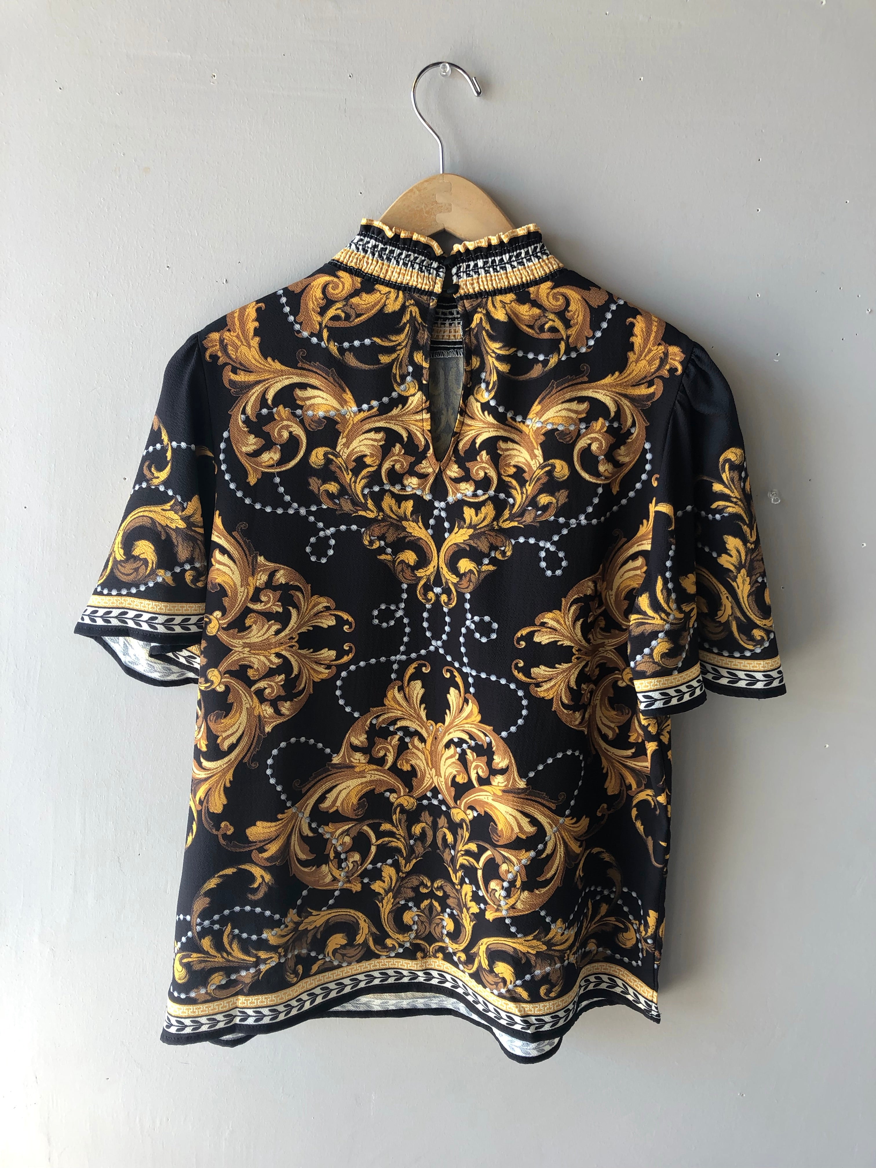 HIERARCHY Baroque Border Floral SmockNeck ShortSleeve Top