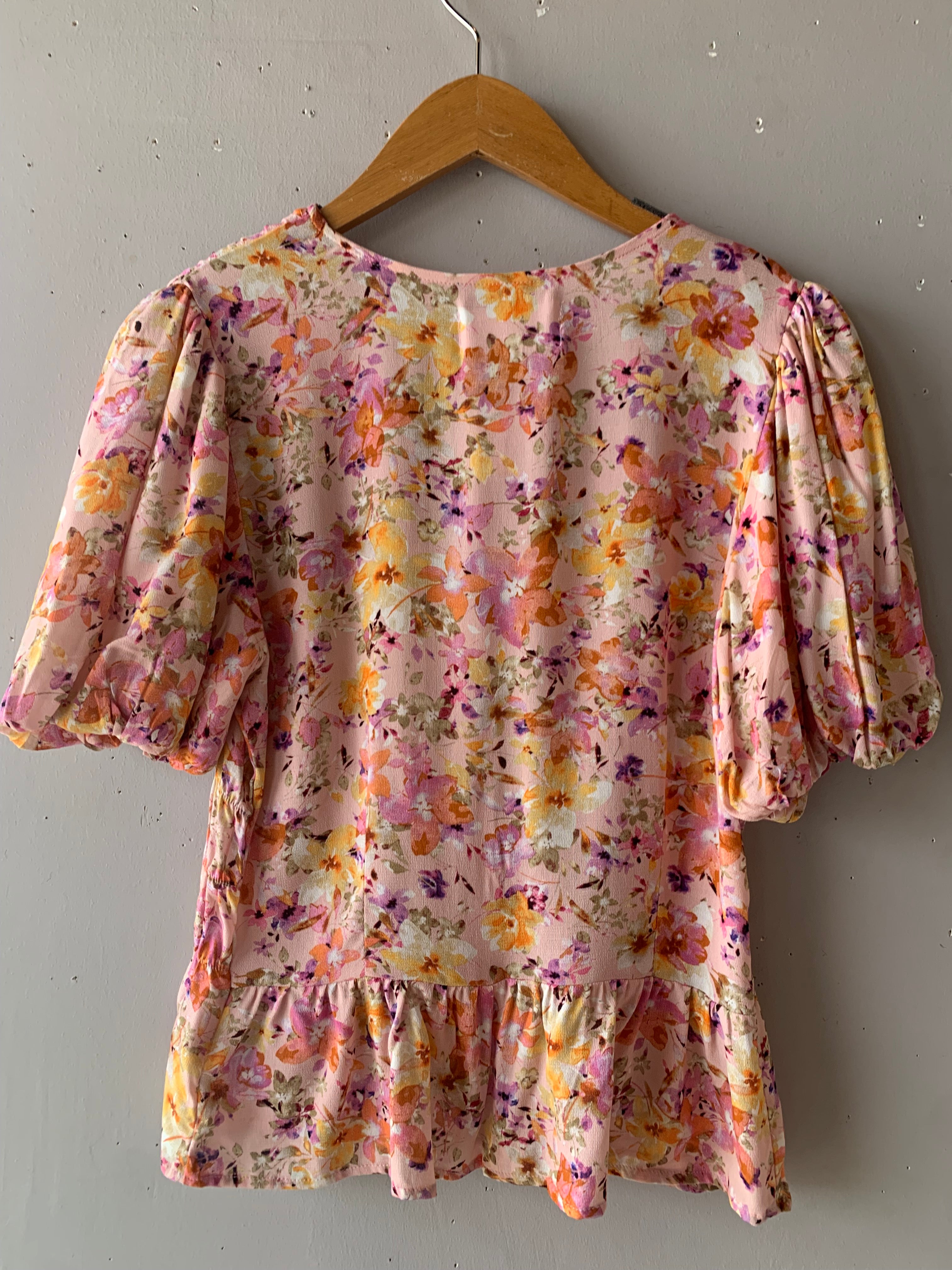 *DEAR JOHN Floral CHRISY Peplum ButtonDown Top